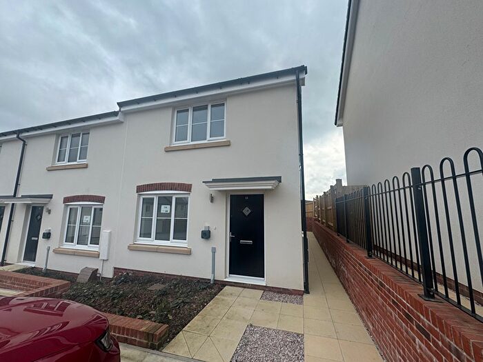 2 Bedroom Property To Rent In Brentor Place, Tavistock, PL19