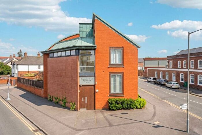 1 Bedroom Flat To Rent In Baring Road, Beaconsfield, HP9