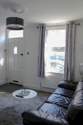 1 Bedroom Property To Rent In King Street, Gillingham, Medway, ME7