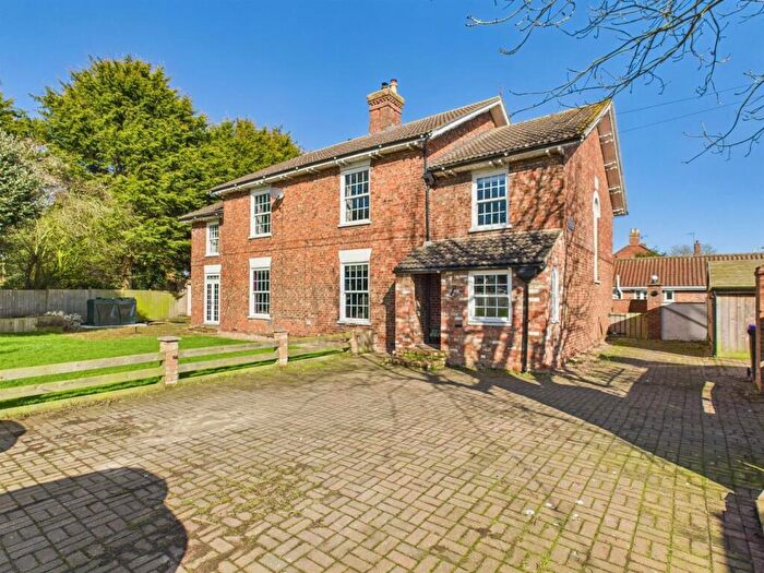 6 Bedroom Detached House For Sale In Thames Street, Hogsthorpe, Skegness, PE24