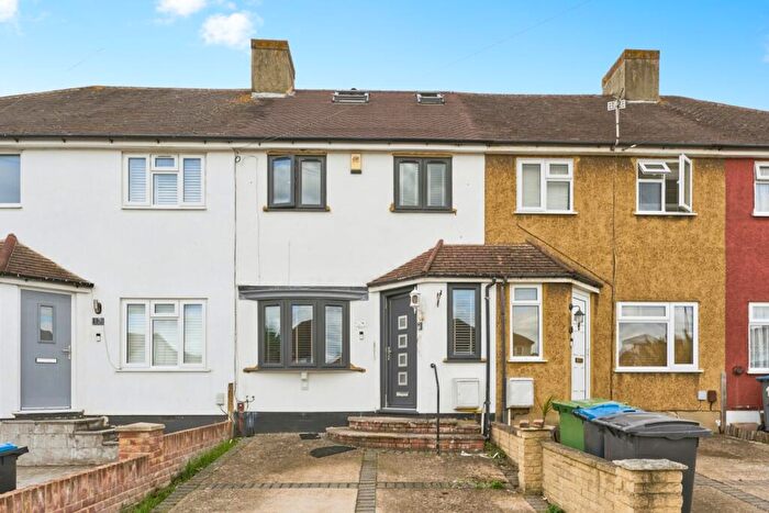 3 Bedroom Terraced House For Sale In Clippesby Close, Chessington, KT9