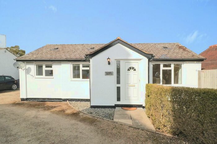 1 Bedroom Bungalow To Rent In Chantry Road, Bishops Stortford, CM23