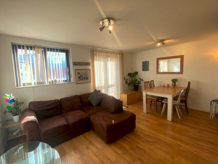 2 Bedroom Flat For Sale In St. Christophers Court, Swansea, SA1