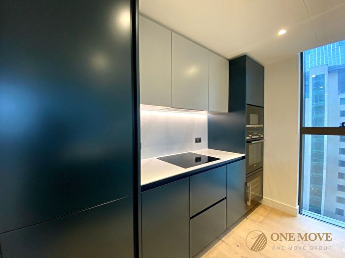 2 Bedroom Flat For Sale In Marsh Wall, Harcourt Tower, E14