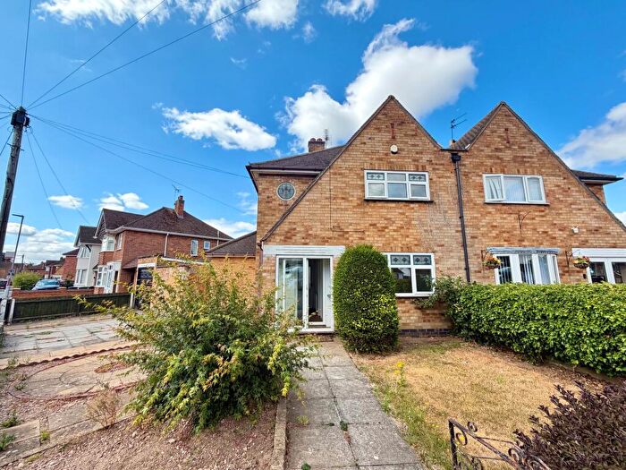3 Bedroom Semi-Detached House To Rent In Saltersgate Drive, Birstall, Leics, LE4