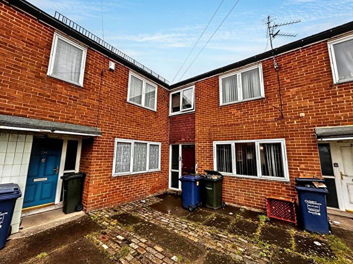 3 Bedroom Flat For Sale In Trevelyan Drive, Westerhope, Newcastle Upon Tyne, NE5