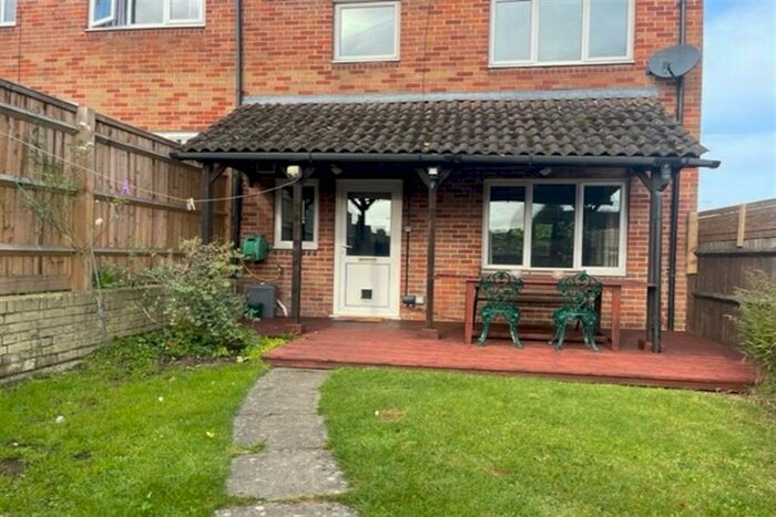 3 Bedroom House To Rent In James Close, SL7