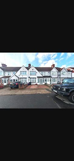 4 Bedroom Terraced House To Rent In Burnham Gardens, Hounslow, TW4