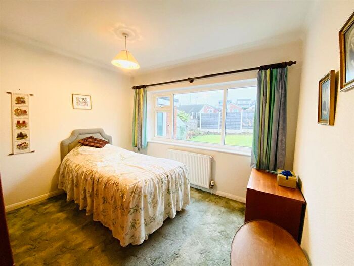 2 Bedroom Semi-Detached Bungalow For Sale In Matley Park Lane, Stalybridge, SK15