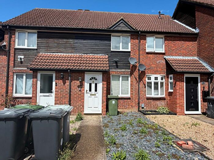 2 Bedroom Terraced House For Sale In Lamb Meadow, Bedfordshire, SG15