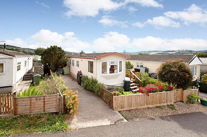 2 Bedroom Park Home For Sale In Newton Road, Bishopsteignton, TQ14