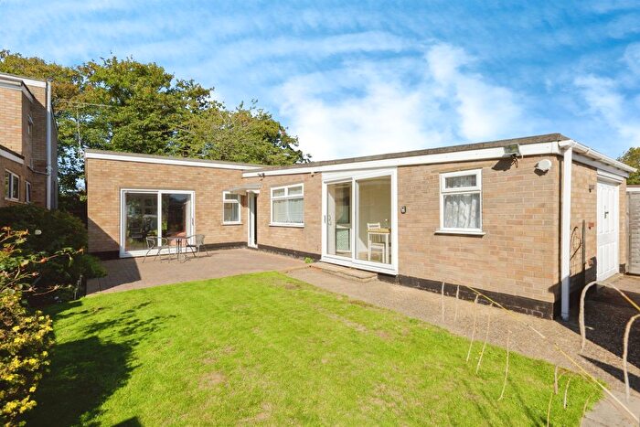 2 Bedroom Detached Bungalow For Sale In Carlson Gardens, Lutterworth, LE17