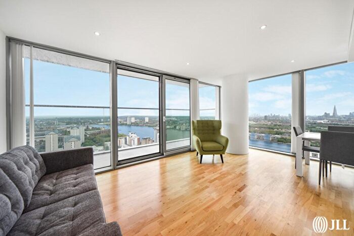2 Bedroom Flat To Rent In Landmark East Tower, Marsh Wall, E14