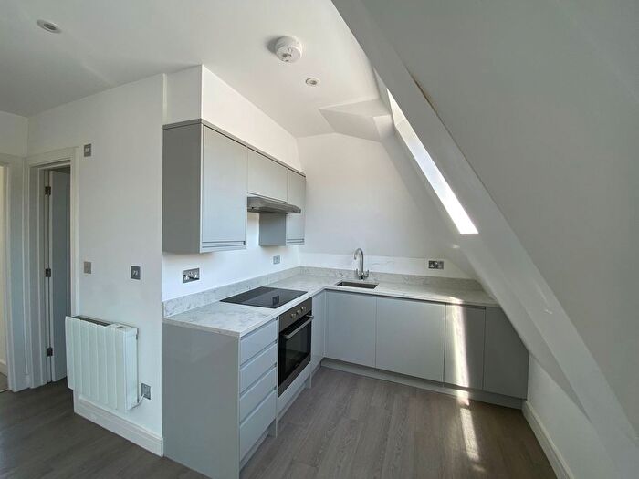 1 Bedroom Flat To Rent In Elgiva Lane, Chesham, HP5