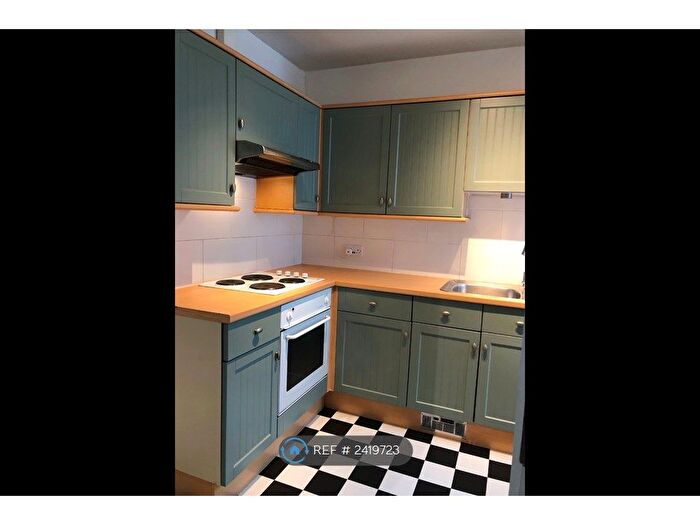 Studio To Rent In Selden Lane, Worthing, BN11