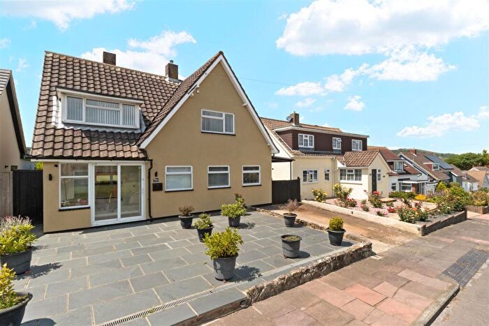 4 Bedroom Detached House For Sale In Willingdon Road, Eastbourne, BN21