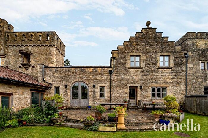 5 Bedroom Terraced House For Sale In Ashwicke, The Rocks, SN14