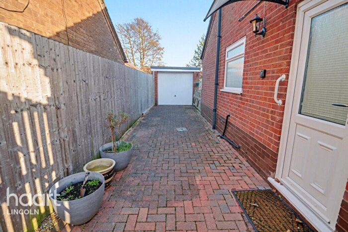2 Bedroom Detached Bungalow For Sale In Brigg Grove, Doddington Park, LN6