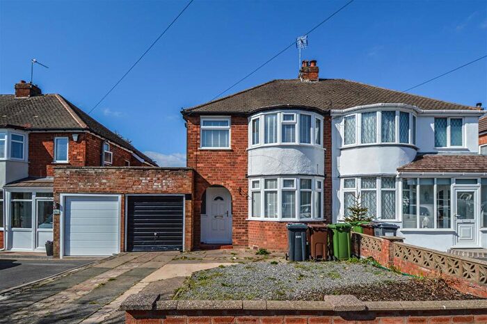 3 Bedroom Semi-Detached House To Rent In Berkeley Road, Shirley, Solihull, West Midlands, B90