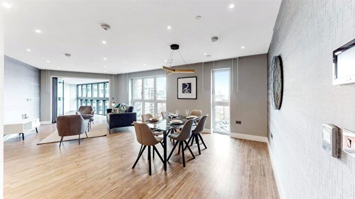 2 Bedroom Flat To Rent In Wiverton Tower, London, E1