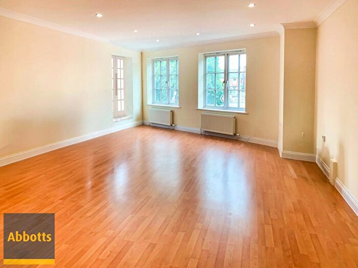 2 Bedroom Apartment To Rent In Baddow Road, Chelmsford, CM2