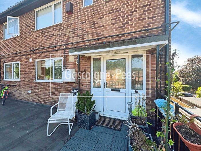 3 Bedroom Maisonette To Rent In Frimley, Camberley, GU16