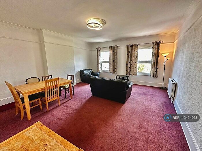 4 Bedroom Flat To Rent In Peckham Rye, London, SE15