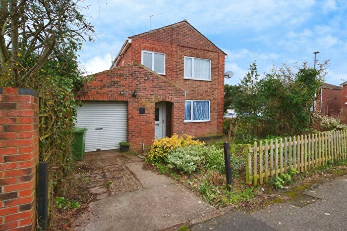 3 Bedroom Semi-Detached House For Sale In Highthorn Road, York, YO31