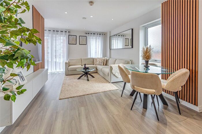 2 Bedroom Flat For Sale In Elstree Way, Borehamwood, Hertfordshire, WD6