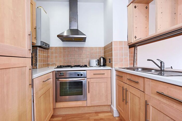 1 Bedroom Flat To Rent In Abbeyfield Road, Surrey Quays, London, SE16