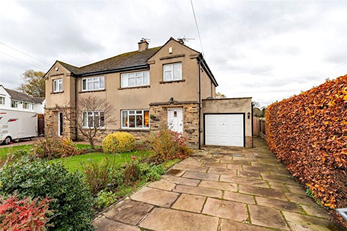 3 Bedroom Semi Detached House For Sale In Tranfield Avenue, Guiseley, Leeds, West Yorkshire, LS20