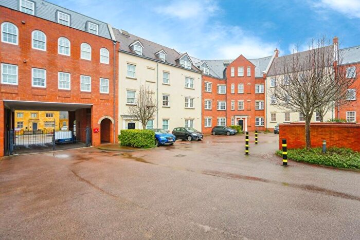 2 Bedroom Apartment For Sale In Warwick Road, Banbury, OX16