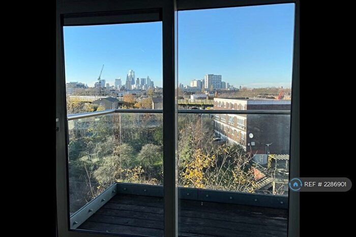 2 Bedroom Flat To Rent In Commercial Road, London, E14