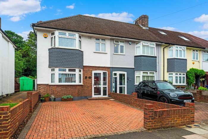 3 Bedroom End Of Terrace House To Rent In Hillcross Avenue, Morden, Surrey, SM4