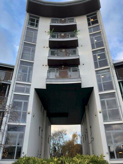 2 Bedroom Apartment To Rent In Kelvin Gate, Bracknell, RG12
