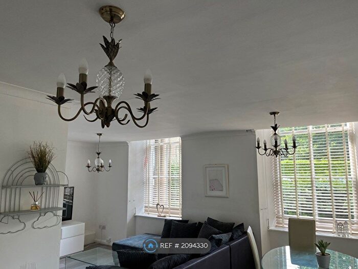 2 Bedroom Flat To Rent In Old Manor Road, Mansfield Woodhouse, Mansfield, NG19