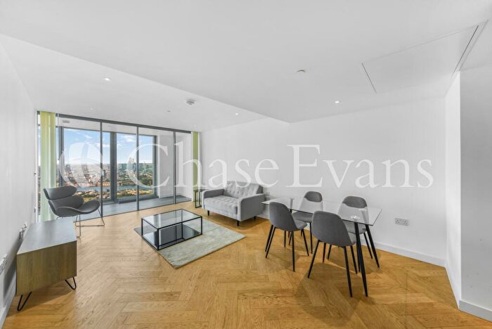 1 Bedroom Flat To Rent In Landmark Pinnacle, Canary Wharf, London, E14