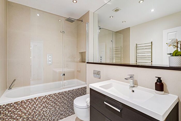 2 Bedroom Flat To Rent In Bramham Gardens, South Kensington, SW5