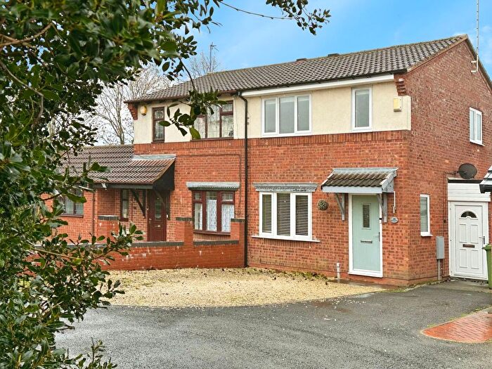 3 Bedroom Semi Detached House For Sale In Haywain Close, Pendeford, Wolverhampton, WV9