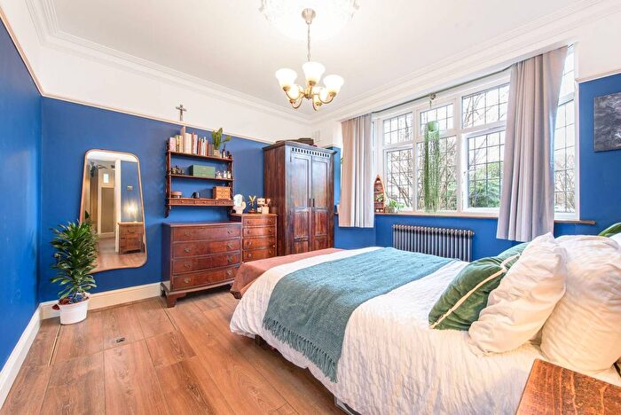 1 Bedroom Flat For Sale In Rushgrove Avenue, Colindale, London, NW9