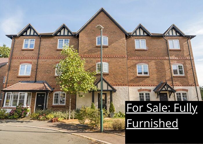 2 Bedroom Flat For Sale In Meer Stones Road, Balsall Common, Coventry, West Midlands, CV7