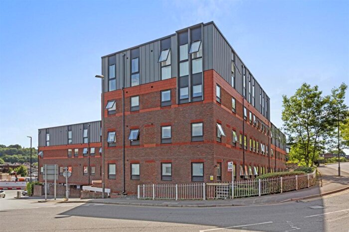 1 Bedroom Apartment For Sale In Walk Of Town, High Wycombe, HP13