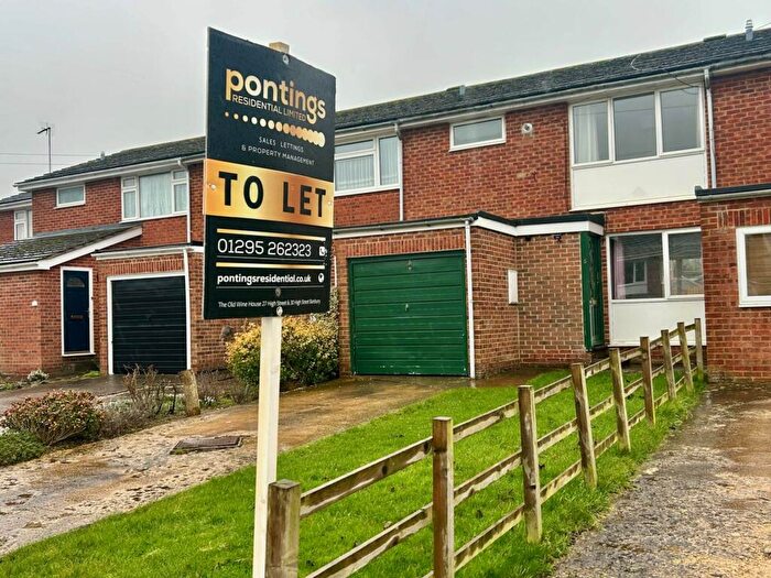 3 Bedroom Terraced House To Rent In Masefield Road, OX16