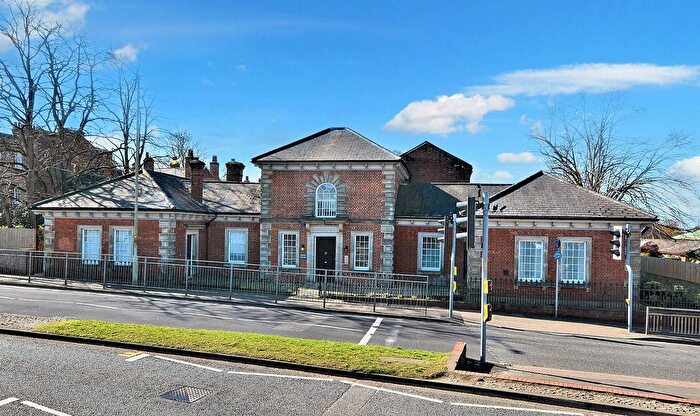 2 Bedroom Flat To Rent In Chart Road, Ashford, TN23