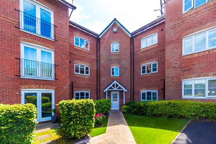 2 Bedroom Flat To Rent In Gadfield Grove, Atherton, Manchester, M46