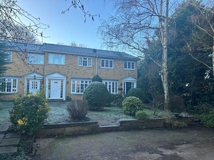 3 Bedroom Property To Rent In Findlay Drive, Guildford, GU3