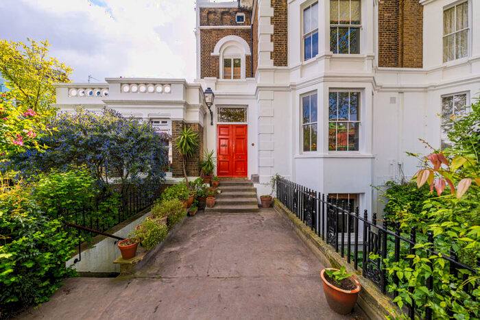 Flat To Rent In Regents Park Road, Primrose Hill, NW1