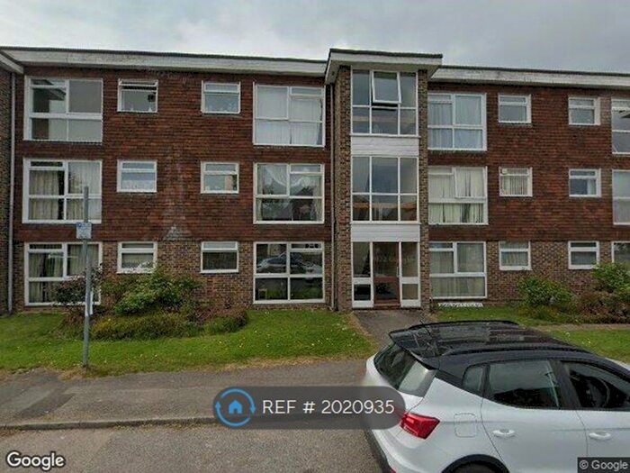 2 Bedroom Flat To Rent In Winton Road, Petersfield, GU32