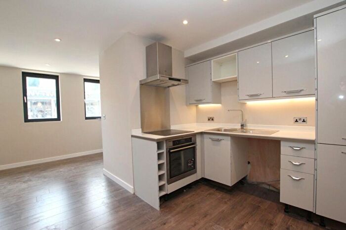 2 Bedroom Apartment For Sale In Peach Street, Wokingham, Berkshire, RG40