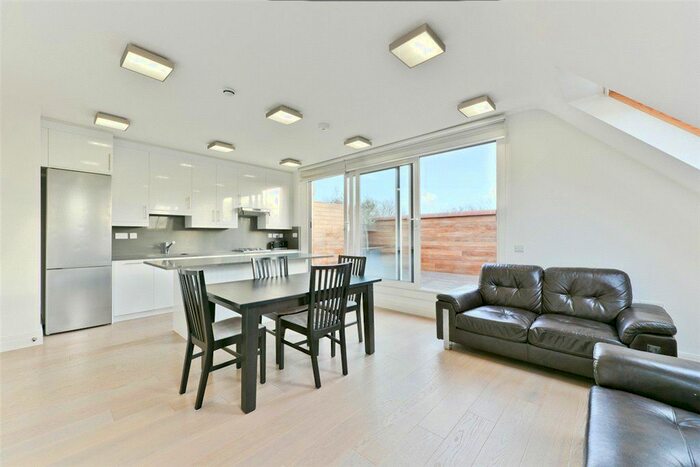 2 Bedroom Flat To Rent In Elm Avenue, London, W5